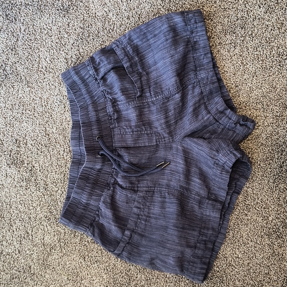 Athleta Shorts Size 6